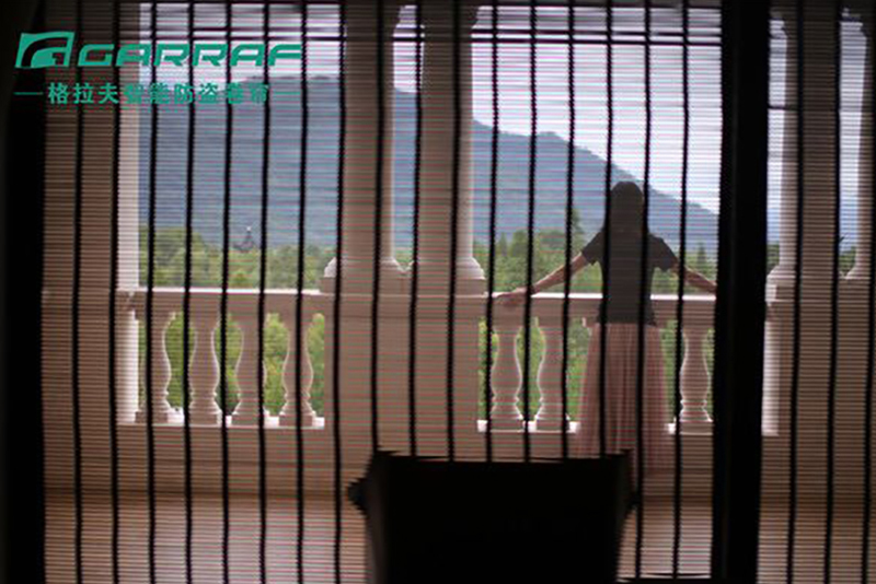 格拉夫智能卷帘窗